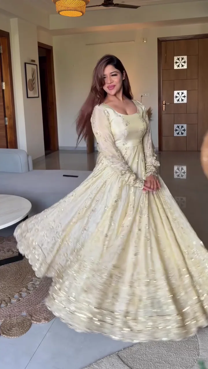 ✨ Ivory Luminescence: Scalloped Zari Anarkali Gown