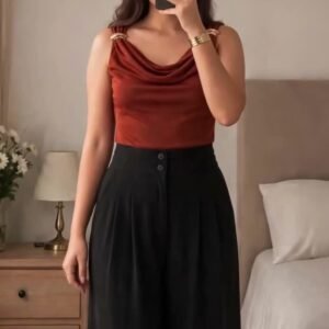 Modest Top – Rust Cowl