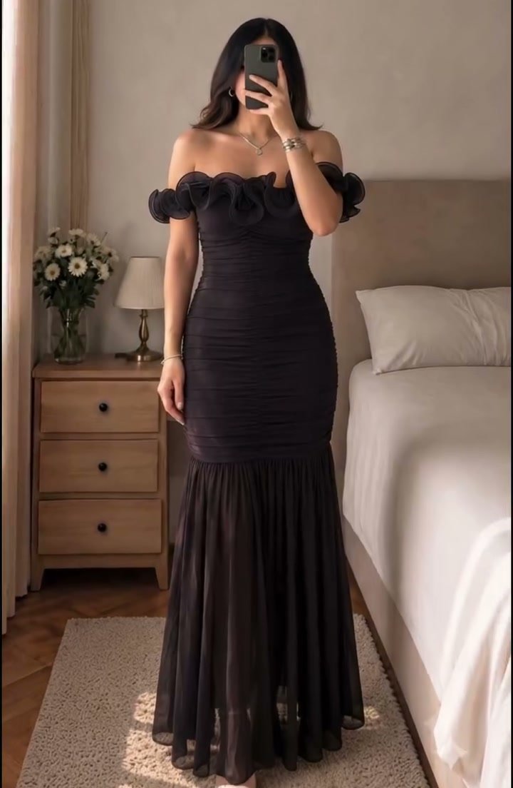 Ruffle Dress – Black Off-Shoulder