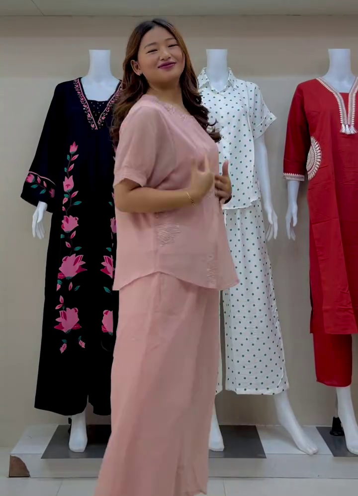 🌸 Elegant Dusty Pink Embroidered Co-Ord Set – Relaxed Short-Sleeve Top with Wide-Leg Pants for Chic Everyday Women’s Fashion 💗✨