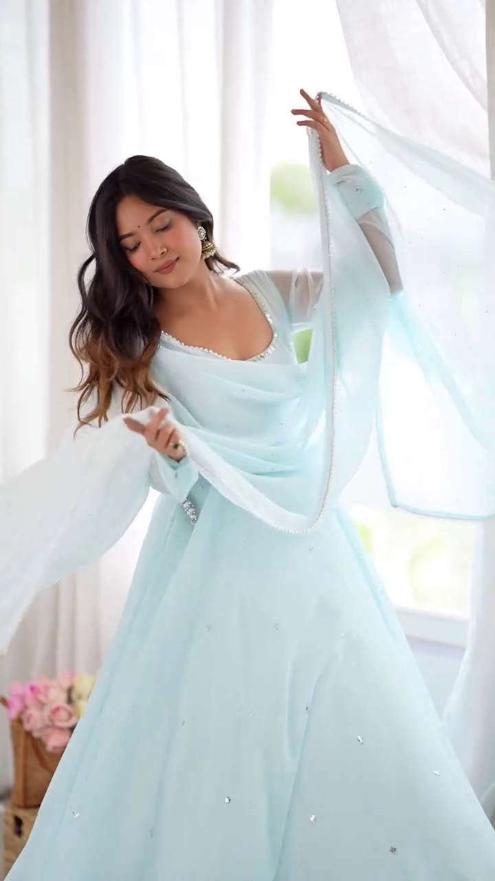 ✨ Elegant Powder Blue Flowing Georgette Saree with Matching Blouse, Soft Draped Silhouette & Delicate Sparkling Border for Graceful Festive and Party Wear ✨