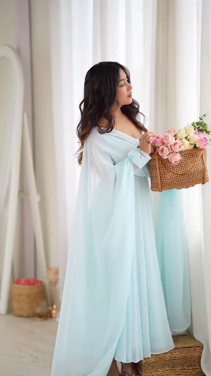 ✨ Elegant Powder Blue Flowing Georgette Saree with Matching Blouse, Soft Draped Silhouette & Delicate Sparkling Border for Graceful Festive and Party Wear ✨