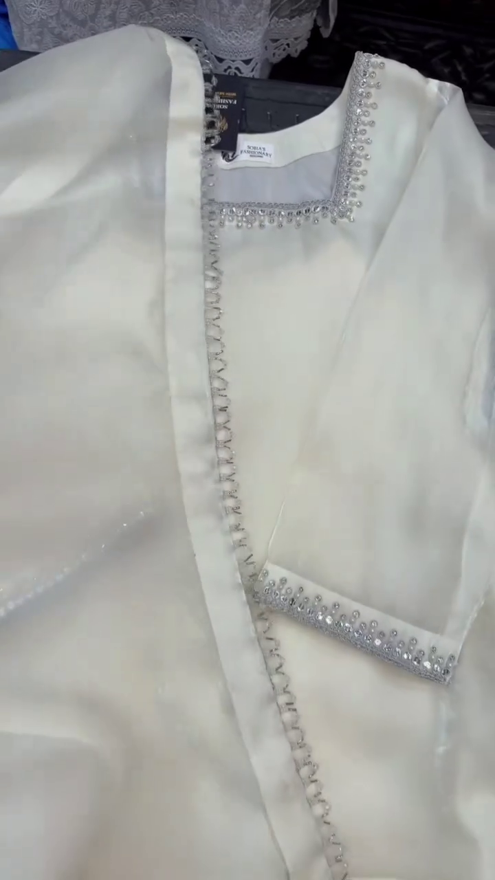 Elegant Women’s White Straight Kurta with Silver Sequin & Beaded Border Detailing – Graceful Ethnic Festive Wear ✨🌙