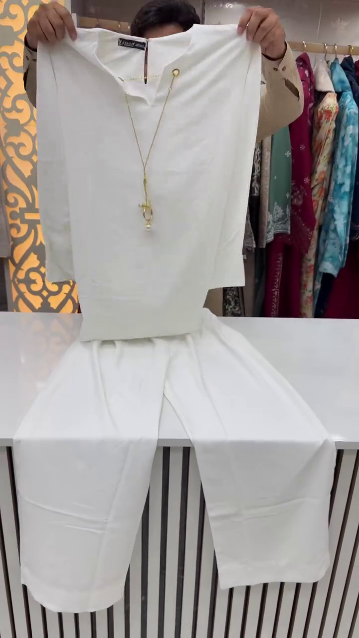 Premium Elegant White Ethnic Kurta & Wide-Leg Pant Co-Ord Set with Stylish Decorative Neck Chain Detail – Festive, Traditional & Smart Casual Wear