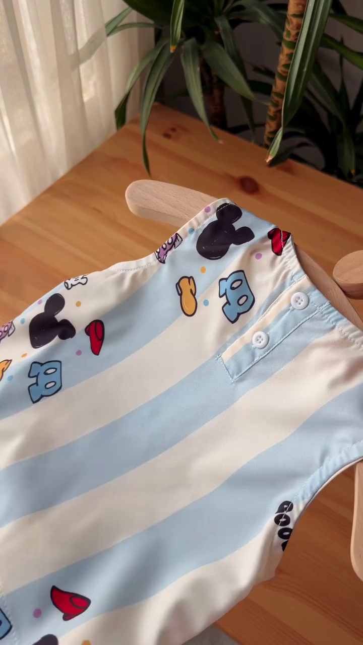 Adorable Kids’ Light Blue & White Cartoon Character Printed Two-Piece Summer Co-Ord Set with Cute Character Detailing, Elastic Waist Shorts & Matching Short-Sleeve Top 🧸🩵✨