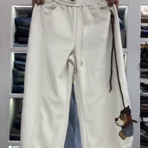 Women’s Premium Cream Straight-Leg Casual Pants with Elasticated Drawstring Waist, Functional Side Pockets, Relaxed Silhouette & Adorable Embroidered Cartoon Character Detail for Modern Everyday Styling 🤍👖✨