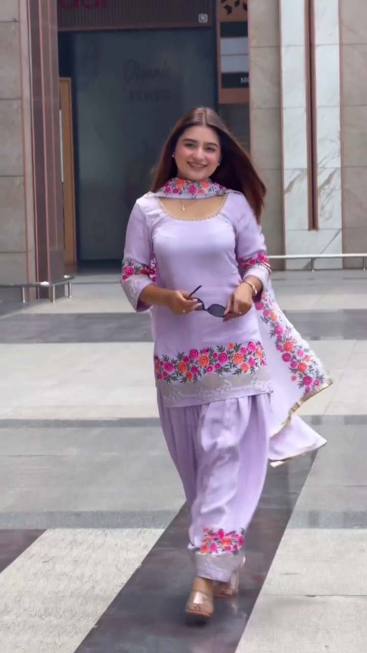 Elegant Women’s Premium Pink Co-Ord Set with Stylish Square Neck Long-Sleeve Tunic Top, Wide-Leg Flared Pants, Matching Dupatta, Decorative Pom-Pom Trim & Feminine Contemporary Ethnic-Fusion Partywear Design 💕👗✨
