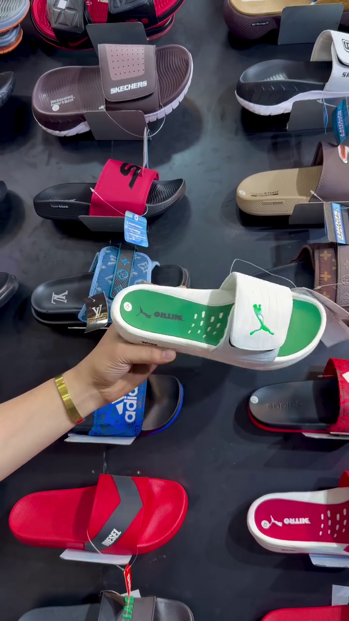 Sporty White & Green Slides – Fresh Everyday Style for Casual Wear
