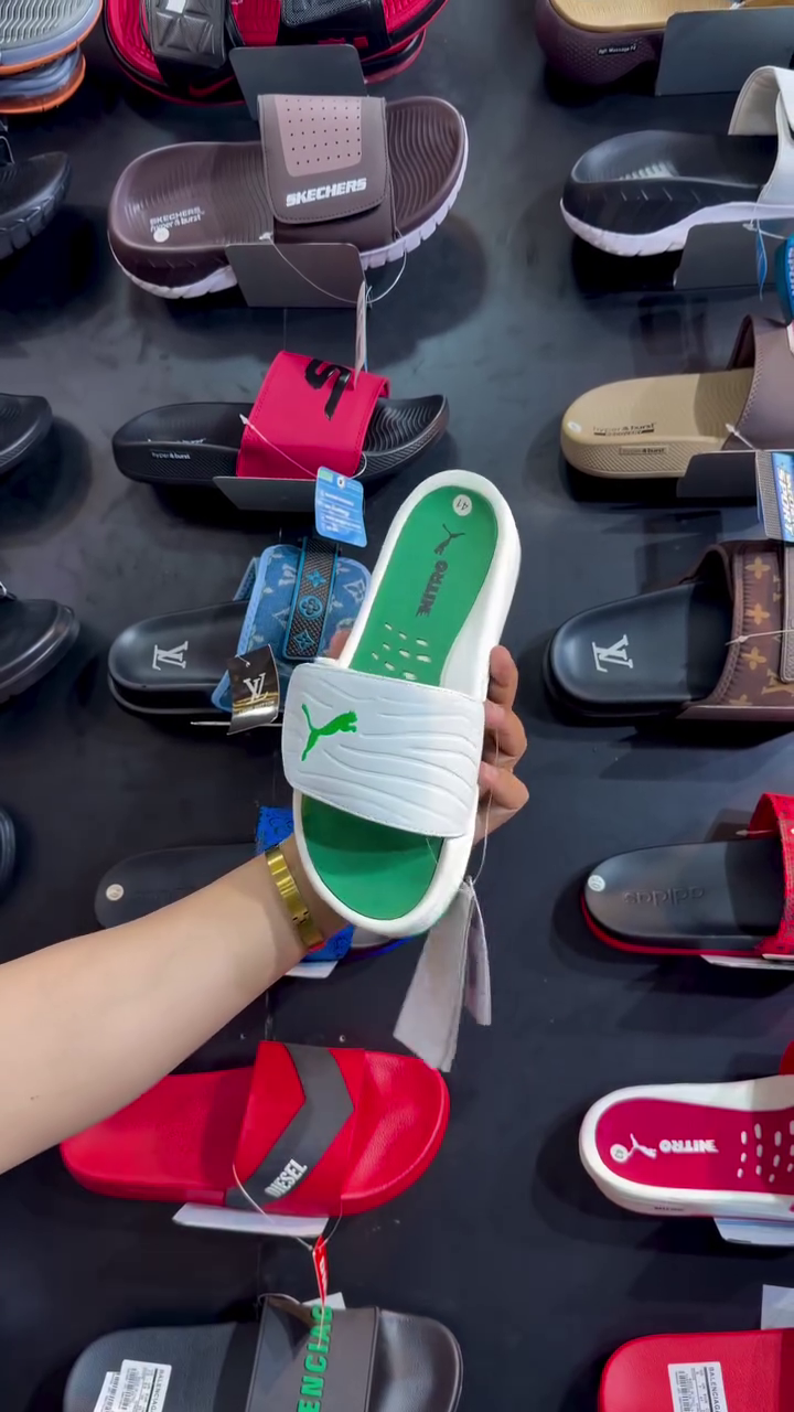 Sporty White & Green Slides – Fresh Everyday Style for Casual Wear