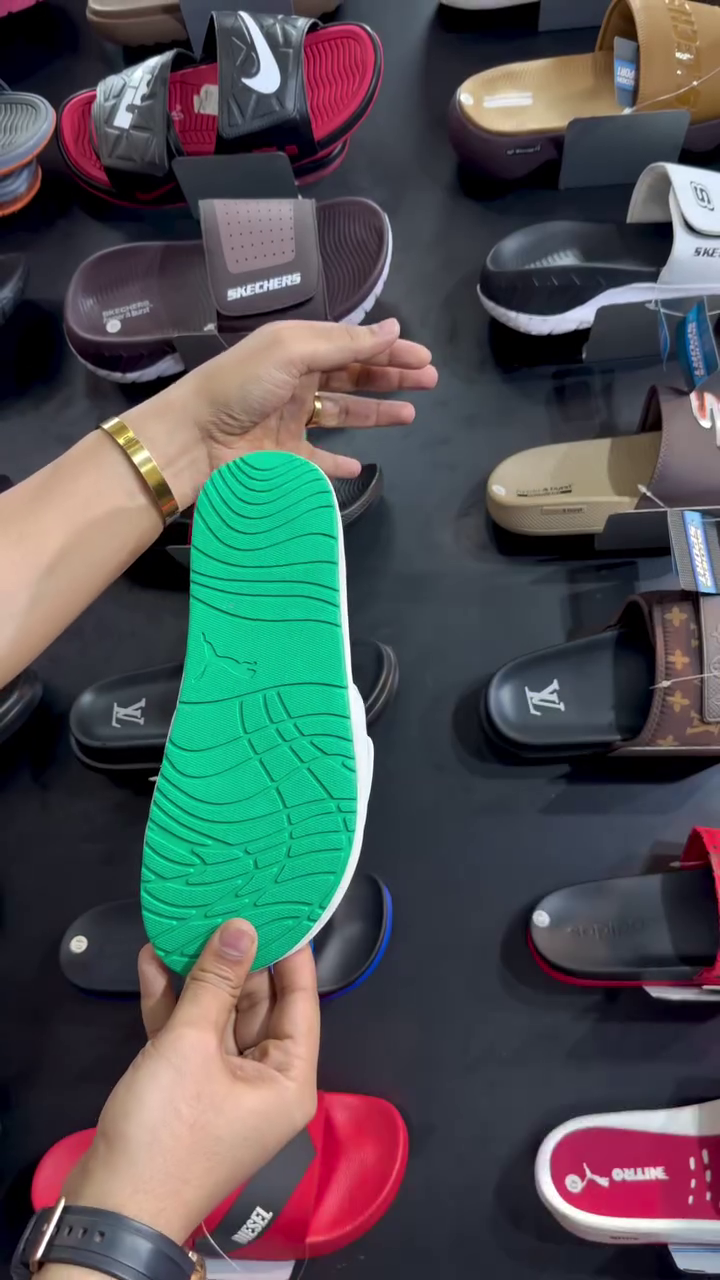 Sporty White & Green Slides – Fresh Everyday Style for Casual Wear
