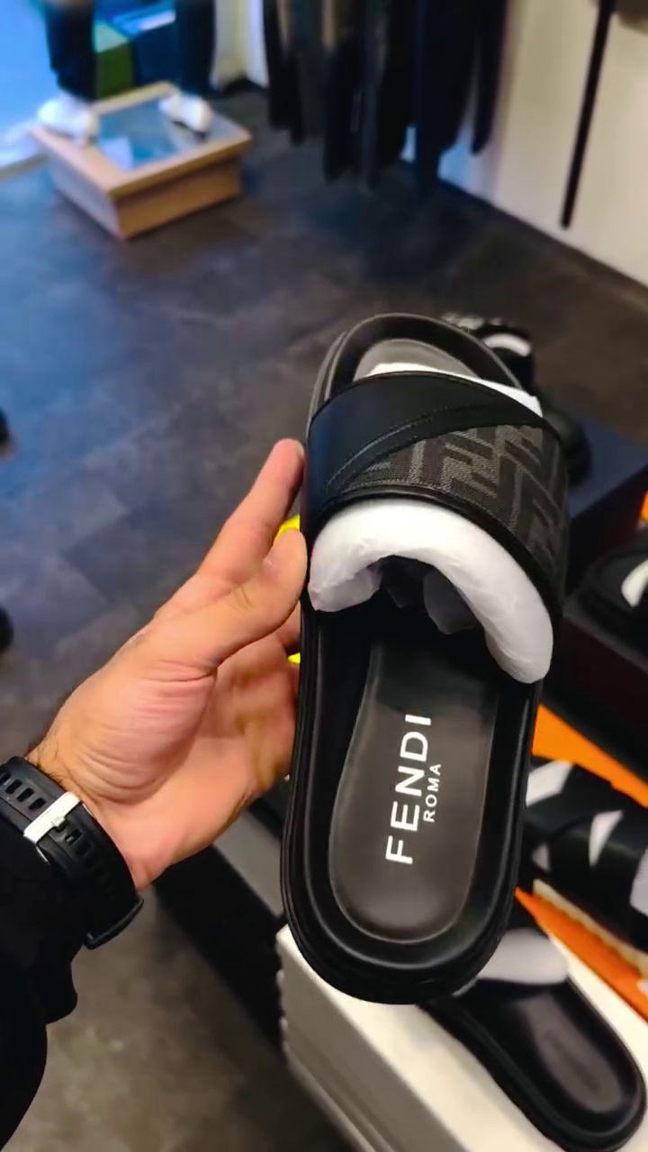 Premium-Look Black Fashion Slides – Sleek Everyday Style