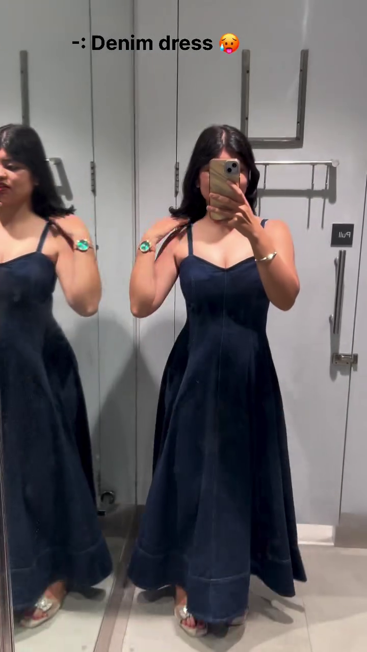 💙👗 Trendy Women’s Dark Blue Denim Maxi Dress with Stylish Shoulder Straps, Fitted Bodice, Flared A-Line Skirt and Classic Denim Finish – Modern Western Wear for Casual Outings & Everyday Fashion